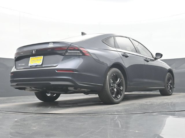 Used 2025 Honda Accord SE image 30