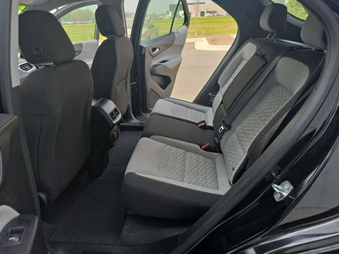 Used 2022 Chevrolet Equinox LS image 16