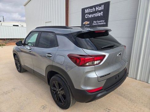 New 2026 Chevrolet TrailBlazer LT w/ Convenience Package FWD image 8