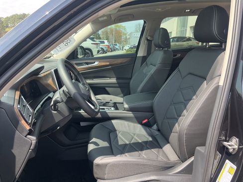 New 2026 Volkswagen Atlas SE FWD image 23