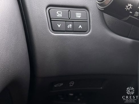 Used 2025 Lexus LX 600 4WD w/ Luxury Package image 21