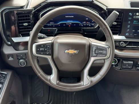 Used 2025 Chevrolet Silverado 2500 LT w/ Convenience Package image 15