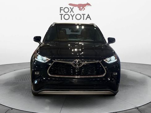 Used 2026 Toyota Highlander Platinum image 8