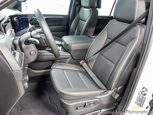 New 2026 Chevrolet Suburban Premier image 9