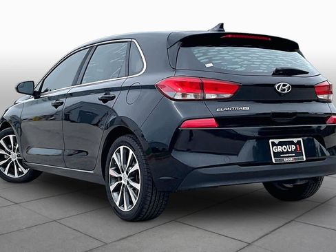 Used 2018 Hyundai Elantra GT FWD image 12