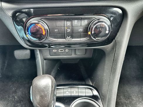 Certified 2023 Buick Encore GX Preferred image 34