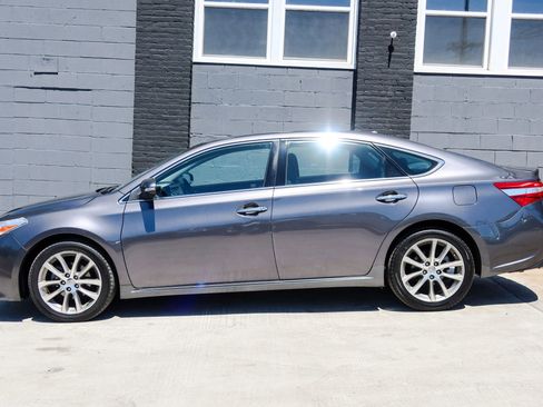 Used 2015 Toyota Avalon XLE Touring FWD image 5