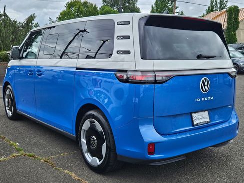 Used 2025 Volkswagen ID. Buzz Pro S Plus w/ Cupholders Package AWD/4WD image 3