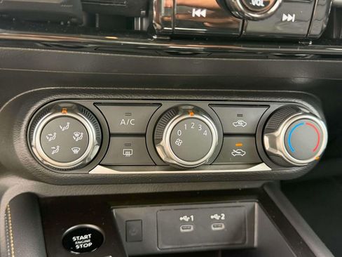 Certified 2025 Nissan Kicks SV image 27