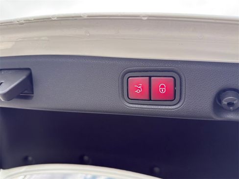 Used 2022 Mercedes-Benz E 350 E 350 w/ AMG Line Exterior image 31