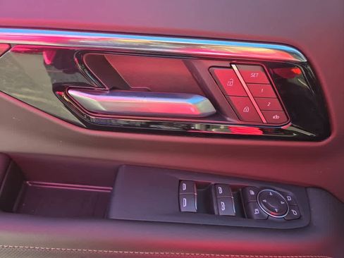 New 2025 Chevrolet Tahoe Premier image 12