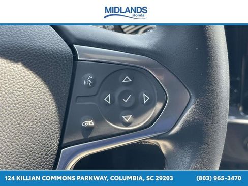 Used 2023 Chevrolet Traverse LT FWD image 23
