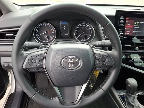 Used 2023 Toyota Camry SE FWD image 12