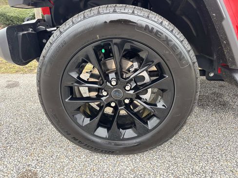 Used 2025 Jeep Wrangler Sahara image 10