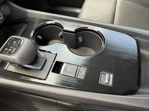 Used 2024 Nissan Rogue SV FWD image 15