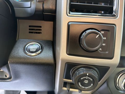 Used 2019 Ford F150 Lariat w/ Equipment Group 502A Luxury AWD/4WD image 24