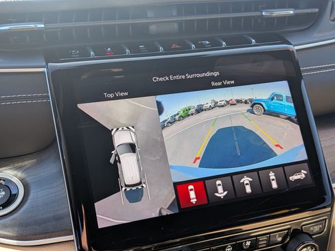 Certified 2023 Jeep Grand Cherokee L Limited w/ Luxury Tech Group II image 21