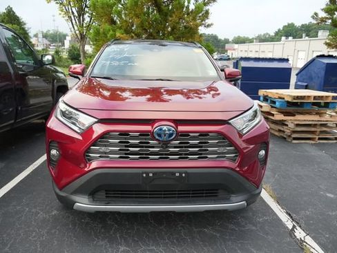 Used 2021 Toyota RAV4 Limited AWD/4WD image 2