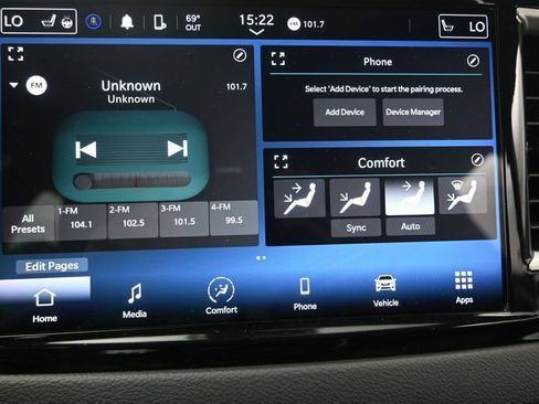 Used 2022 Chrysler Pacifica Touring-L FWD image 25