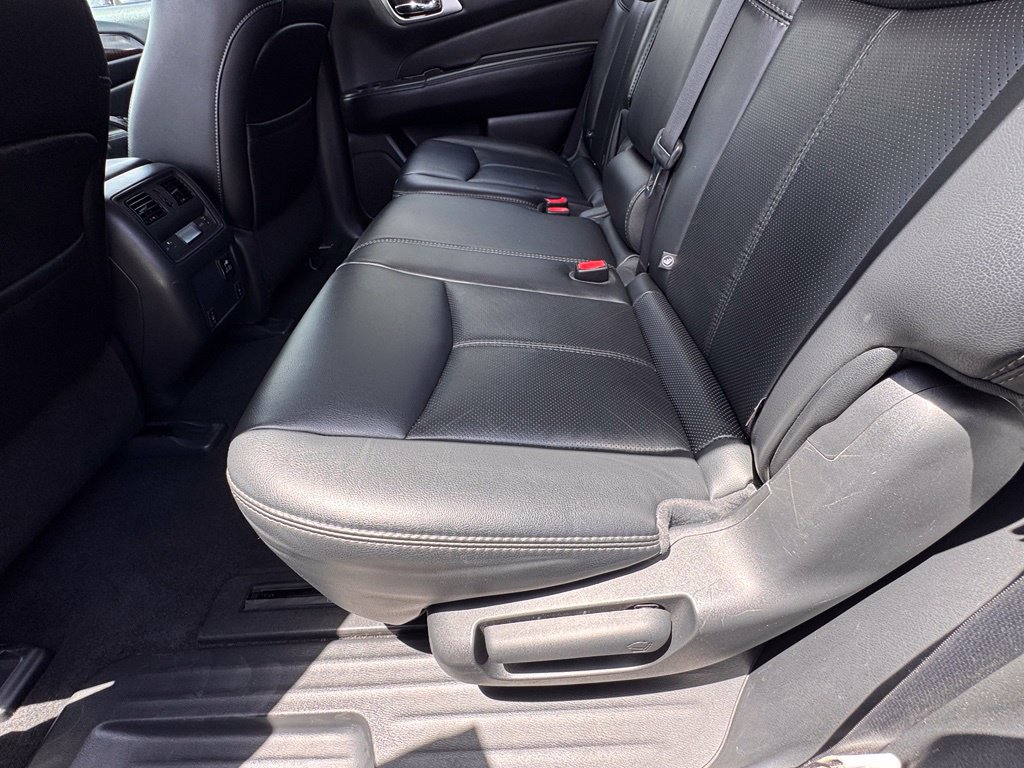 Used 2015 Nissan Pathfinder Platinum w/ Cargo Package FWD image 31