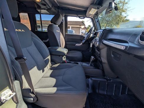 Used 2015 Jeep Wrangler Unlimited Sahara w/ Connectivity Group image 19