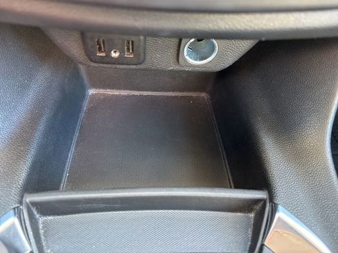 Used 2020 Chevrolet Traverse LT image 18