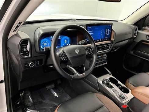 Used 2025 Ford Bronco Sport Outer Banks w/ Outer Banks Tech Package+ AWD/4WD image 17