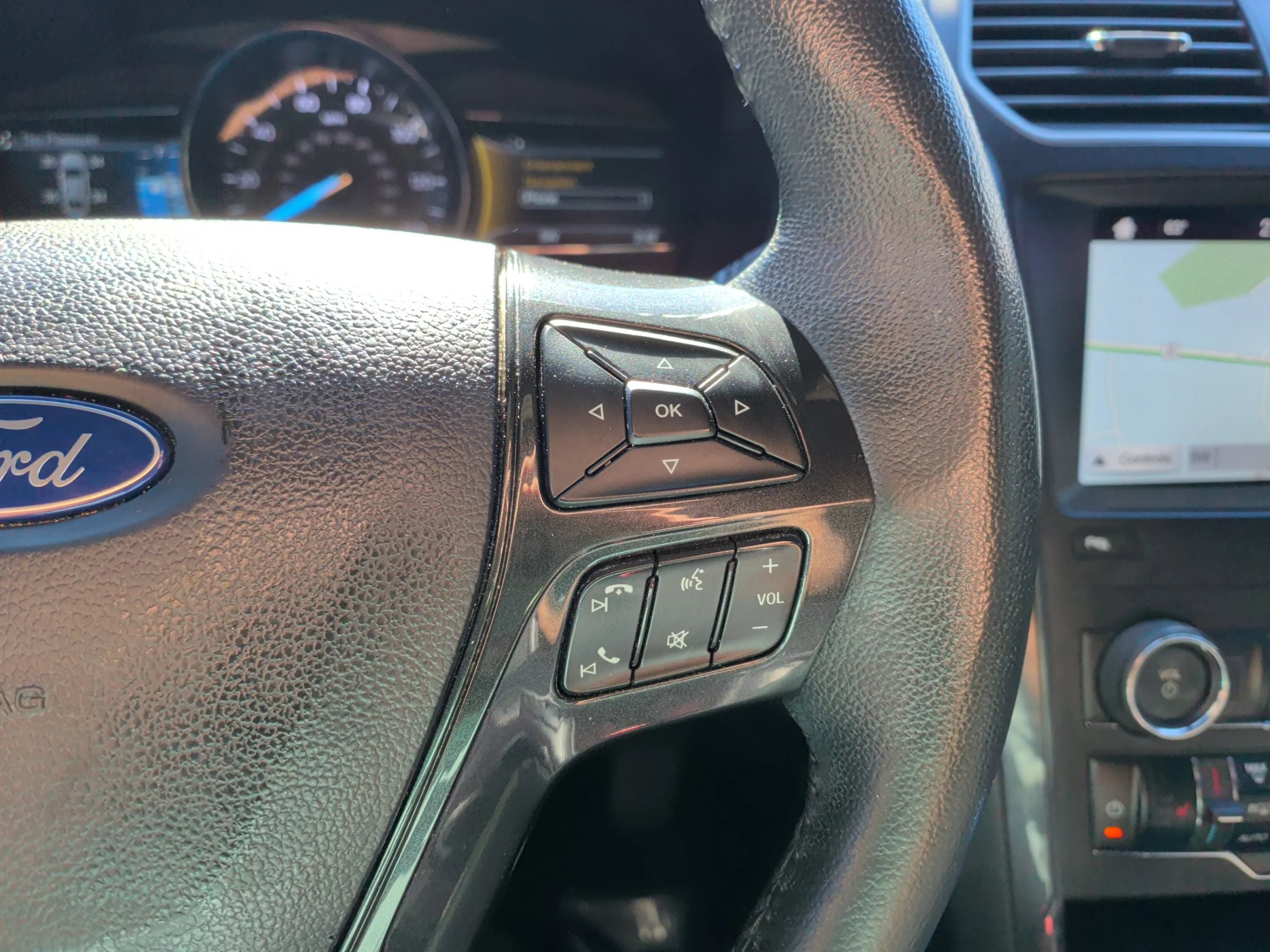 Used 2019 Ford Explorer XLT w/ Equipment Group 202A FWD image 25