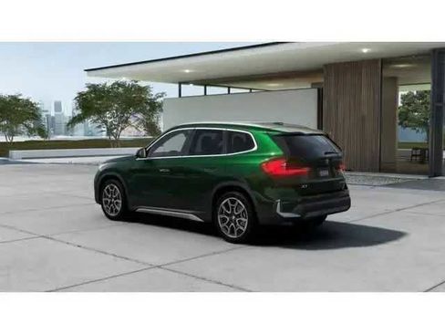 Used 2025 BMW X1 xDrive28i w/ Convenience Package AWD/4WD image 2
