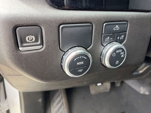 Used 2024 GMC Sierra 1500 SLE image 18