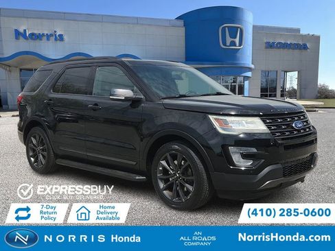 Used 2017 Ford Explorer XLT w/ Equipment Group 202A AWD/4WD image 1