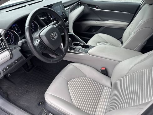 Used 2024 Toyota Camry SE FWD image 10