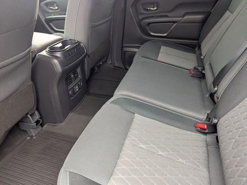 Used 2024 Nissan Titan SV w/ SV Convenience Package image 14