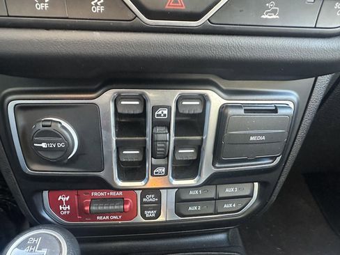 Used 2024 Jeep Wrangler Rubicon image 29