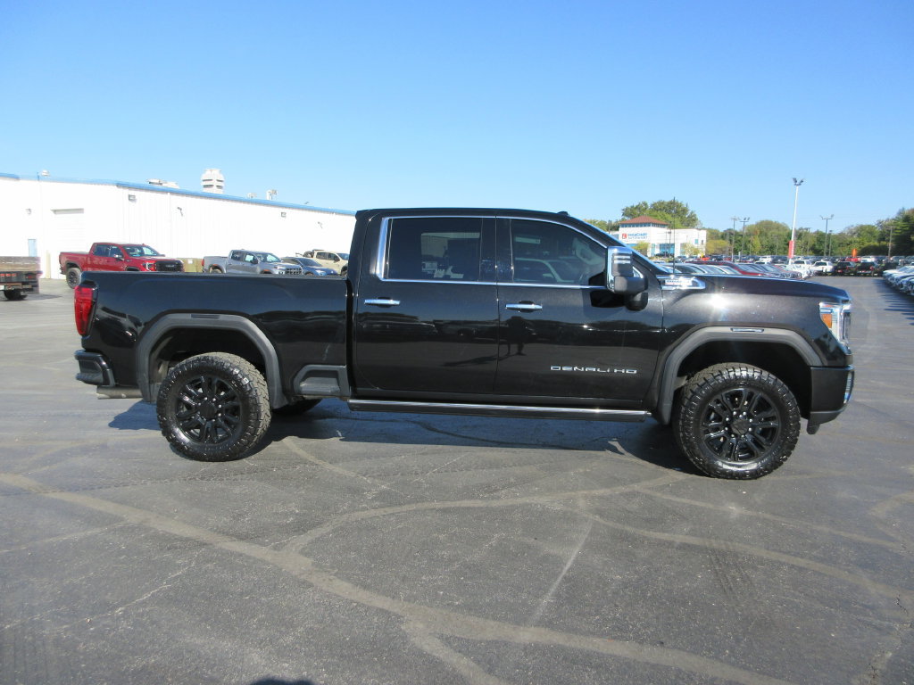 Certified 2022 GMC Sierra 2500 Denali w/ Denali Black Diamond Edition AWD/4WD image 4