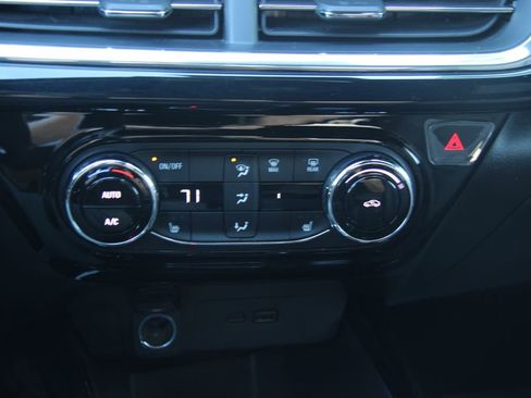 Used 2025 Chevrolet Trax RS image 22