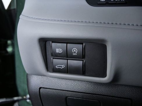 Used 2023 Toyota Highlander XLE AWD/4WD image 26