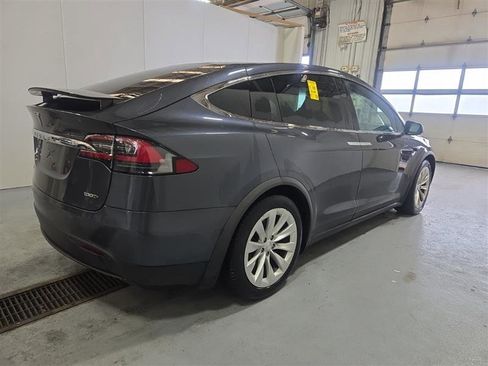 Used 2018 Tesla Model X 100D image 7