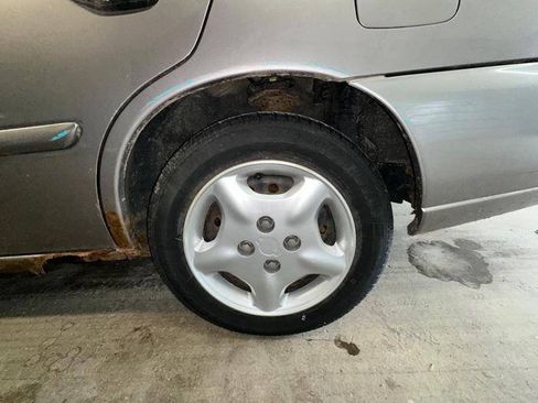 Used 2000 Nissan Altima XE FWD image 14