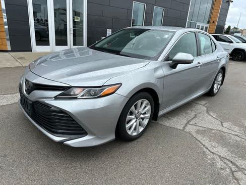 Used 2019 Toyota Camry LE FWD image 2