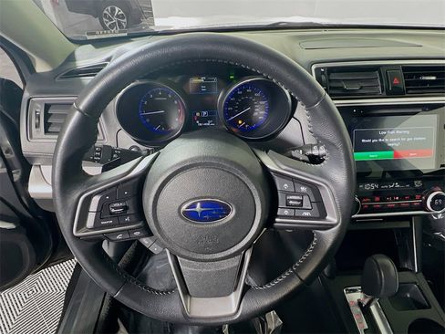 Used 2019 Subaru Outback 2.5i Premium image 11