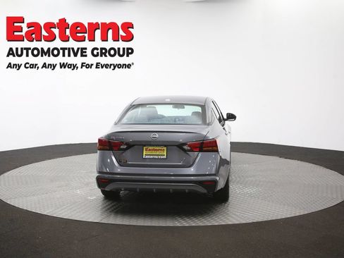 Used 2025 Nissan Altima 2.5 SV FWD image 36