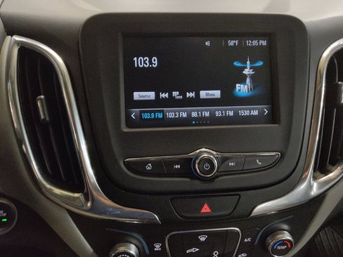 Used 2018 Chevrolet Equinox LS image 25