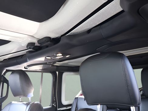 Used 2019 Jeep Wrangler Unlimited Rubicon AWD/4WD image 14