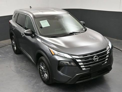 Used 2024 Nissan Rogue S AWD/4WD image 22