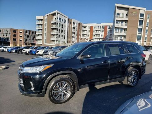Used 2019 Toyota Highlander XLE image 4