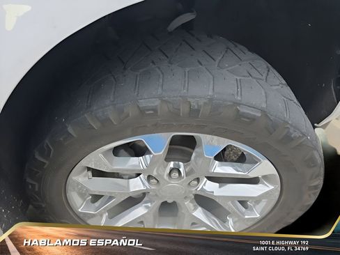 Used 2023 Chevrolet Suburban Premier image 26