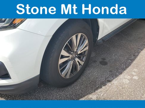 Used 2018 Nissan Pathfinder SL FWD image 5