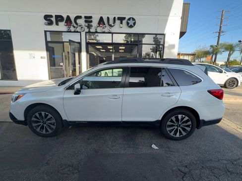 Used 2017 Subaru Outback 2.5i Limited image 3