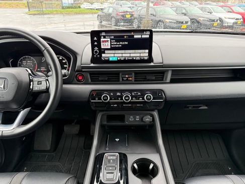 Used 2025 Honda Pilot EX-L image 26